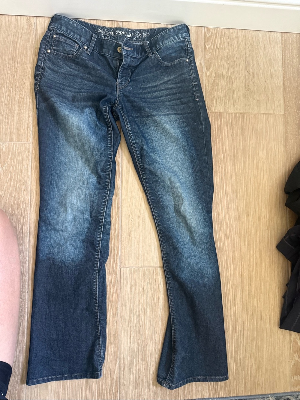 Women’s Dark Blue Faded Straight-Leg Jeans